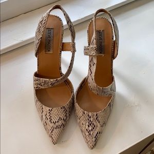 Steve Madden snakeprint slingbacks